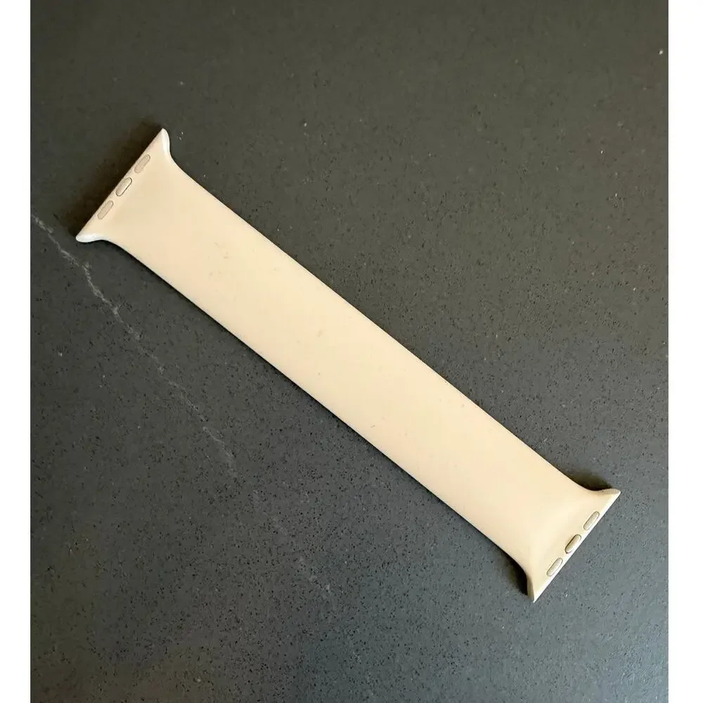 Apple Watch Solo Loop Band 45mm Starlight Beige Size 5 Silicone Strap